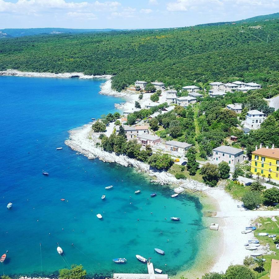 Apartment Stefania On The Beach Koromačno Kültér fotó